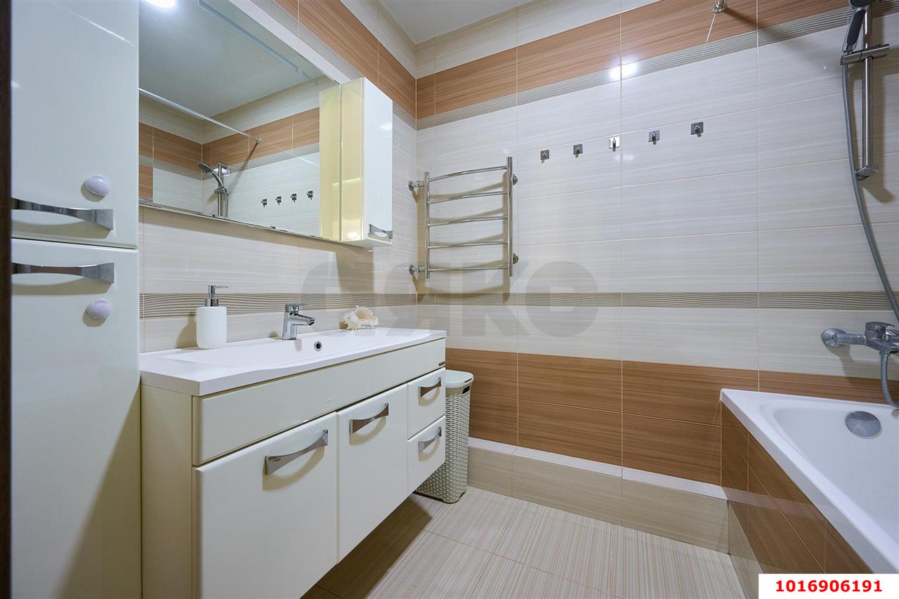 Фото №12: 2-комнатная квартира 70 м² - Краснодар, Западный внутригородской округ, жилой комплекс Новый Город, мкр. Юбилейный, б-р Клары Лучко, 4