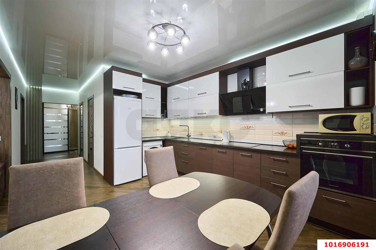 Фото №2: 2-комнатная квартира 70 м² - Краснодар, Западный внутригородской округ, жилой комплекс Новый Город, мкр. Юбилейный, б-р Клары Лучко, 4