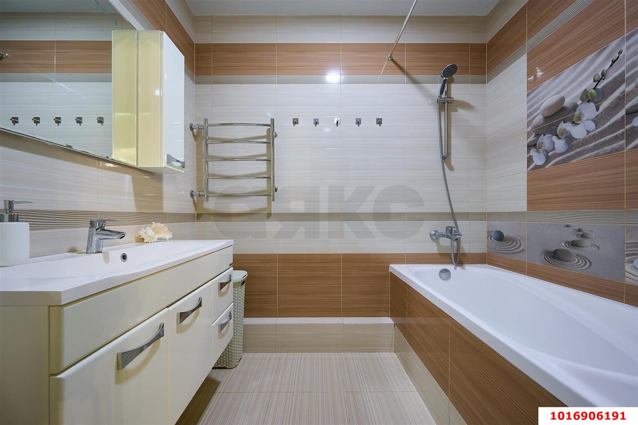 Фото №13: 2-комнатная квартира 70 м² - Краснодар, Западный внутригородской округ, жилой комплекс Новый Город, мкр. Юбилейный, б-р Клары Лучко, 4