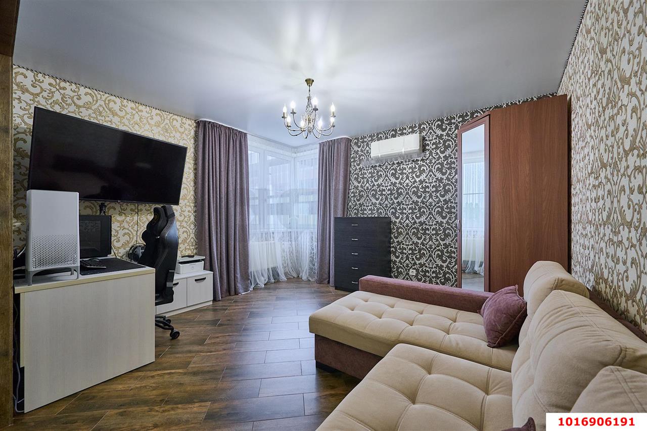 Фото №5: 2-комнатная квартира 70 м² - Краснодар, Западный внутригородской округ, жилой комплекс Новый Город, мкр. Юбилейный, б-р Клары Лучко, 4