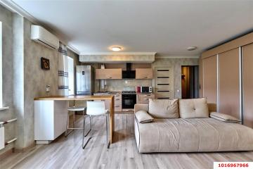 Фото №1: 2-комнатная квартира 53 м² - Краснодар, мкр. Центральный, ул. Красная, 156