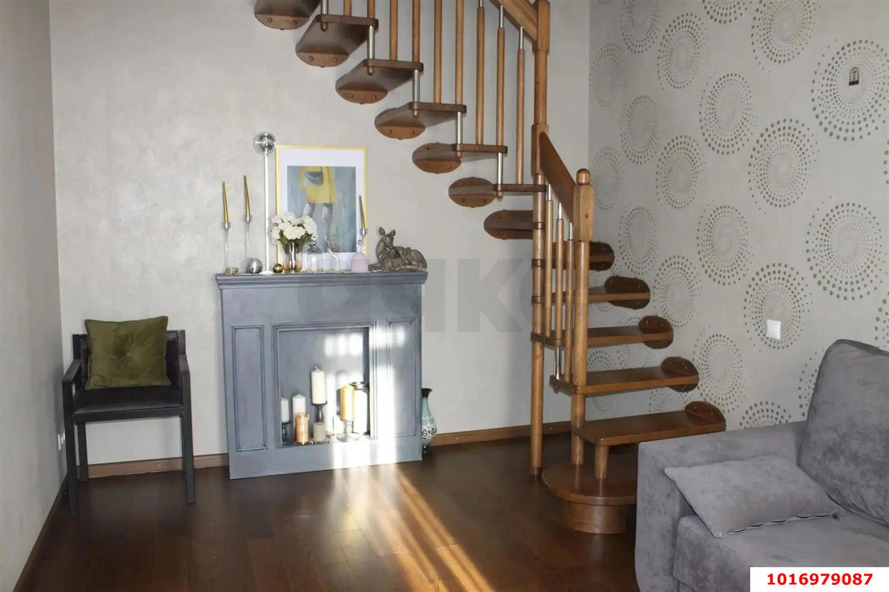 Фото №1: 3-комнатная квартира 40 м² - Краснодар, Прикубанский внутригородской округ, мкр. Восточно-Кругликовский, ул. Черкасская, 113