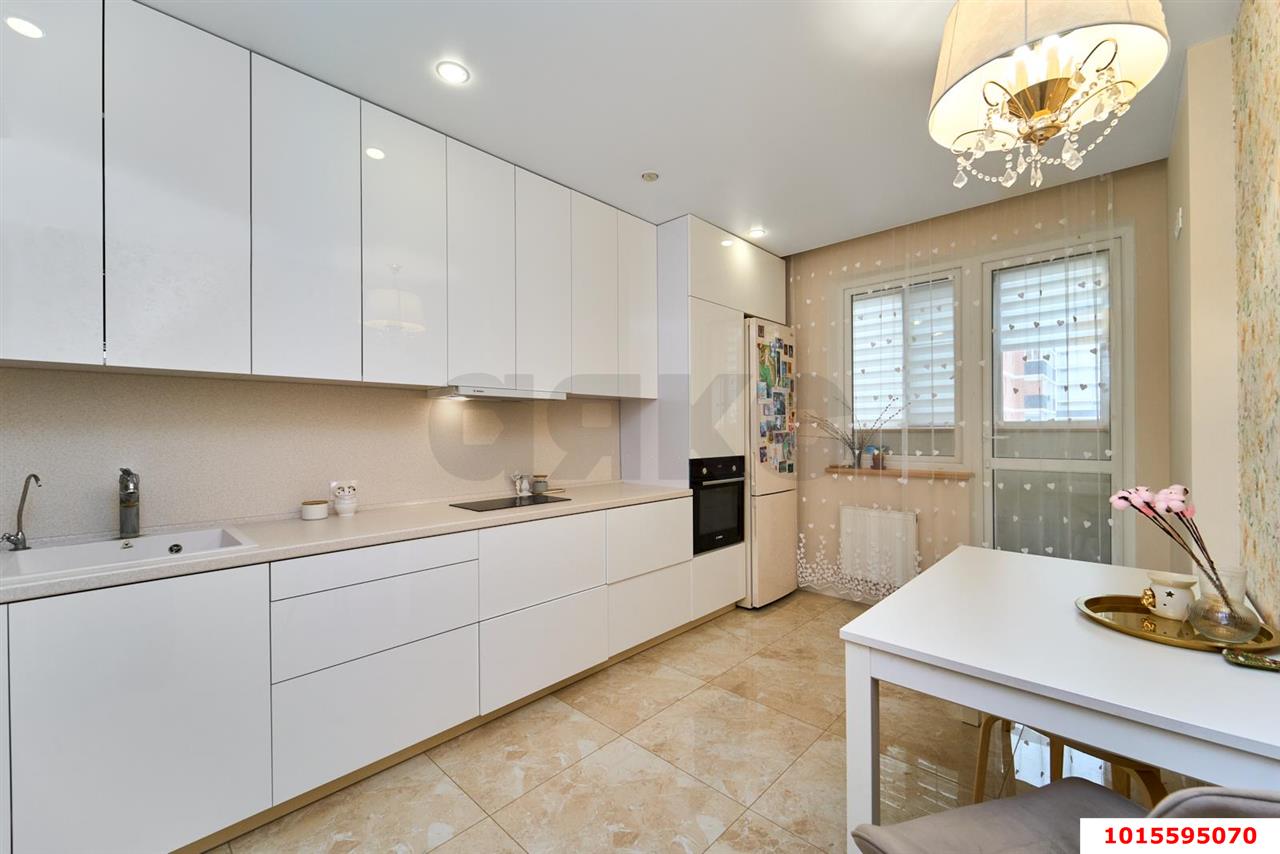 Фото №1: 2-комнатная квартира 60 м² - Краснодар, Прикубанский внутригородской округ, Россинского, мкр. жилой комплекс Дружный, ул. Адмирала Серебрякова, 3к1