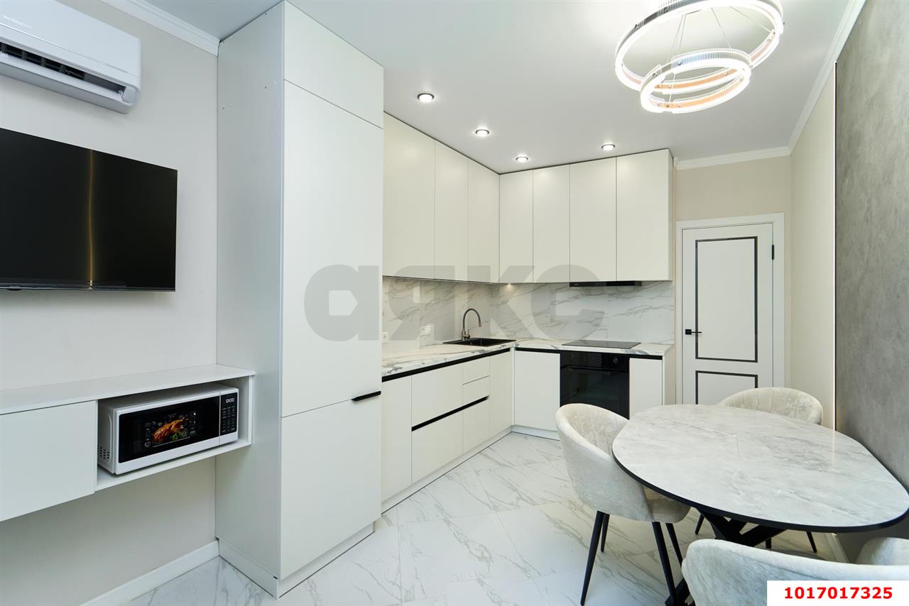 Фото №1: 2-комнатная квартира 55 м² - Краснодар, Прикубанский внутригородской округ, мкр. жилой комплекс Самолёт-2, ул. Западный Обход, 57к2