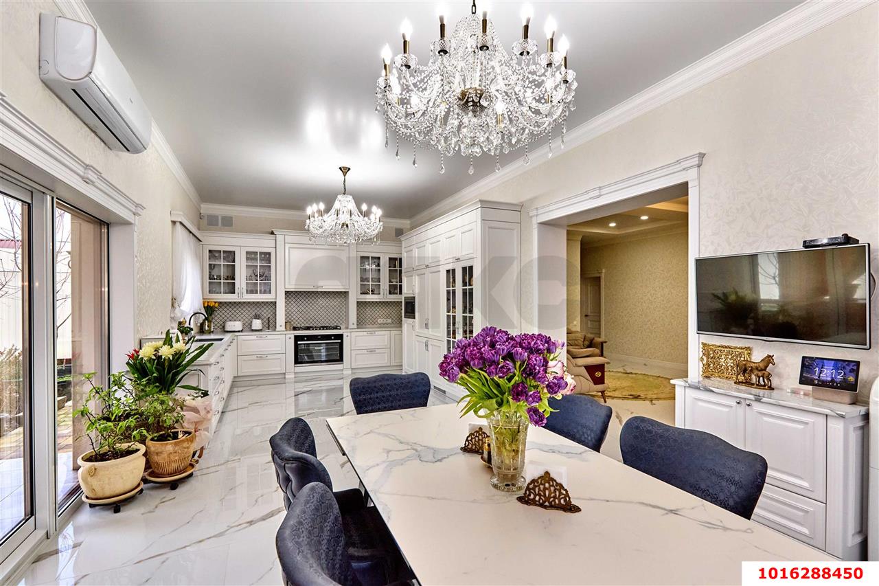 Фото №1: Дом 300 м² + 6 сот. - Краснодар, Центральный внутригородской округ, мкр. Дубинка, пер. Константиновский, 11