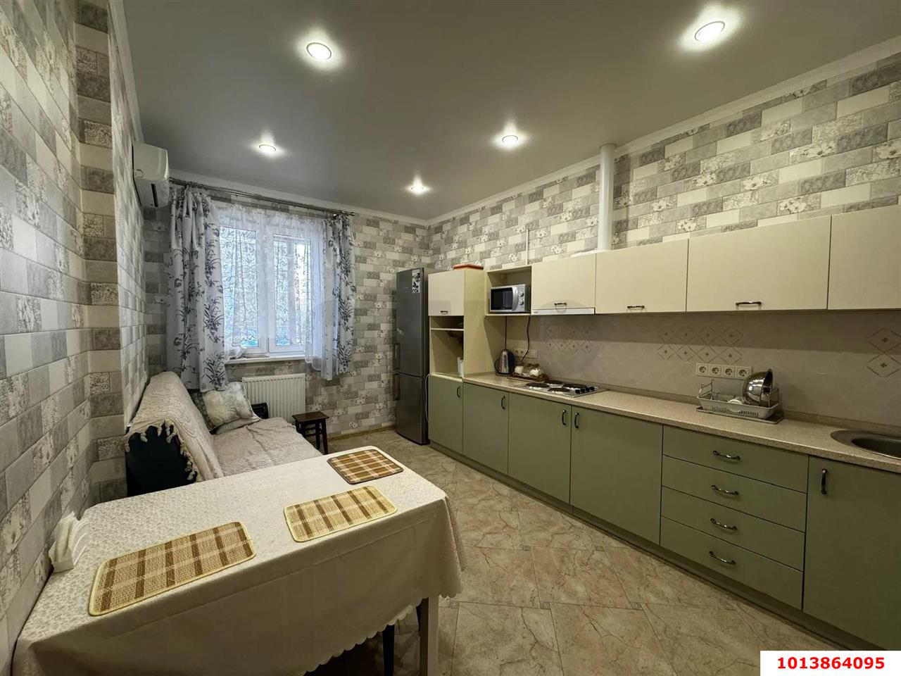 Фото №1: 1-комнатная квартира 42 м² - Краснодар, Прикубанский внутригородской округ, ЖК Любимый Дом, Завод Радиоизмерительных Приборов, имени Петра Метальникова, мкр. жилой комплекс Любимый Дом, ул. Московская, 133к3