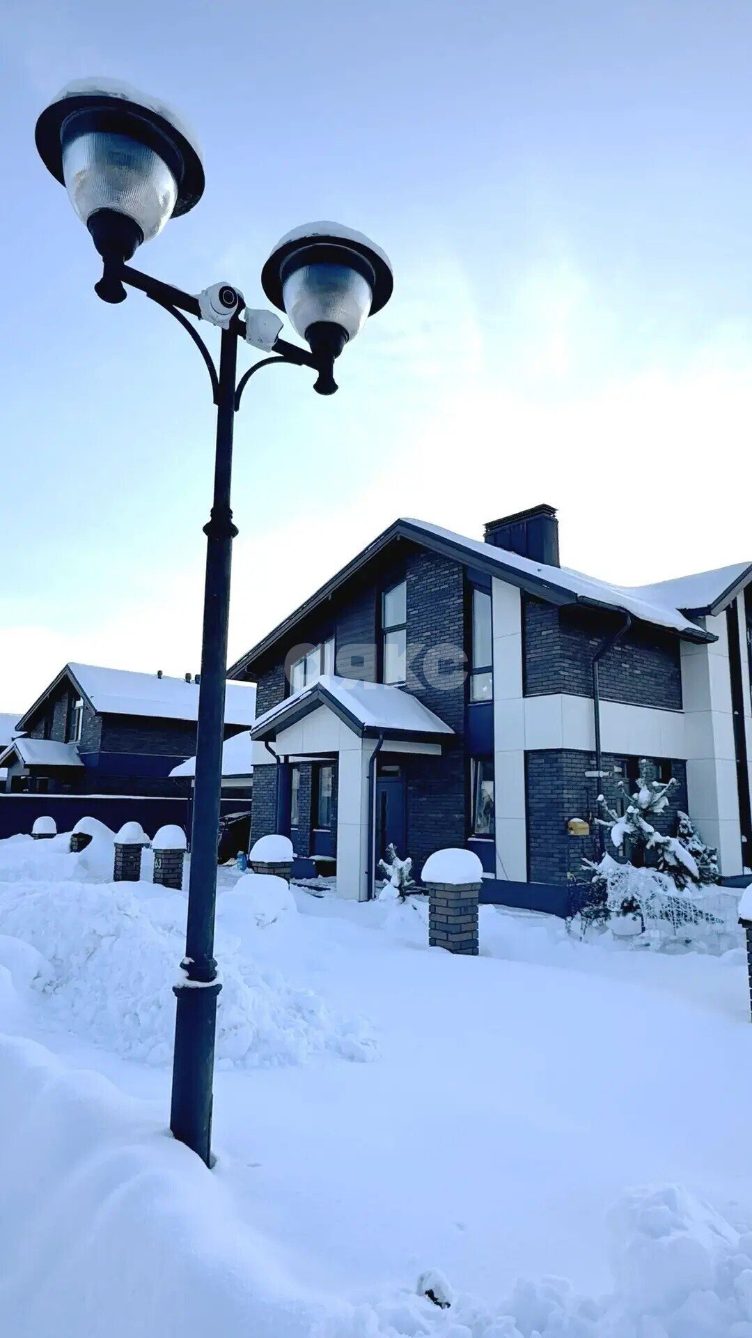 Фото №1: Коттедж 235 м² + 7 сот. - Государственного племенного завода Константиново, мкр. КП Юсупово вилладж, 63