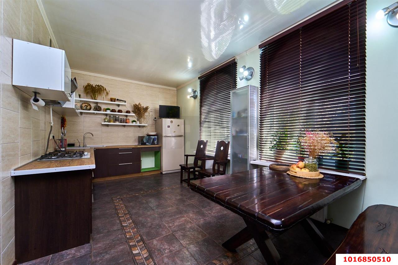 Фото №3: Дом 275 м² + 10 сот. - Краснодар, Прикубанский внутригородской округ, Калинино, мкр. Завод Радиоизмерительных Приборов, ул. Зональная