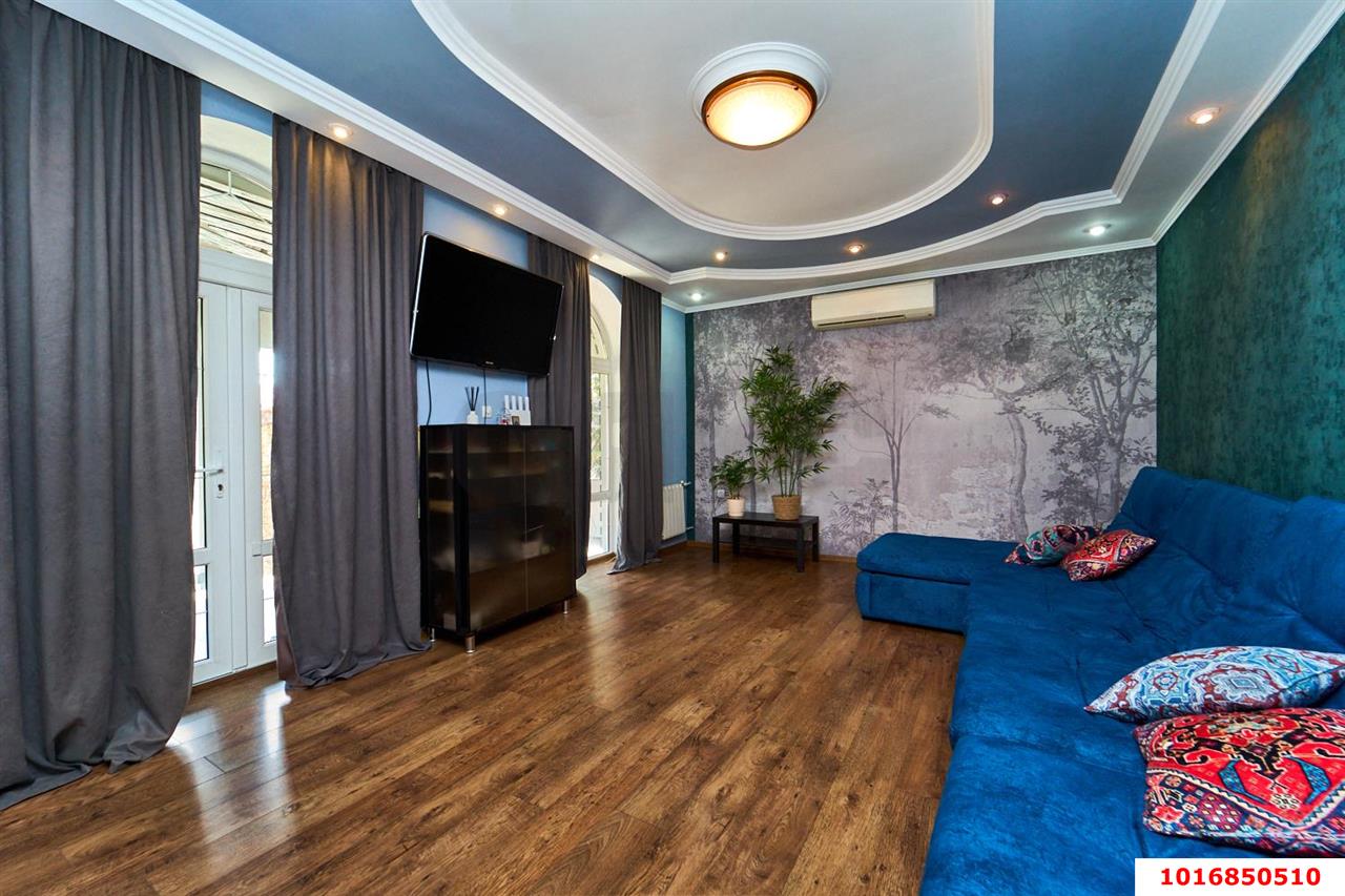 Фото №1: Дом 275 м² + 10 сот. - Краснодар, Прикубанский внутригородской округ, Калинино, мкр. Завод Радиоизмерительных Приборов, ул. Зональная