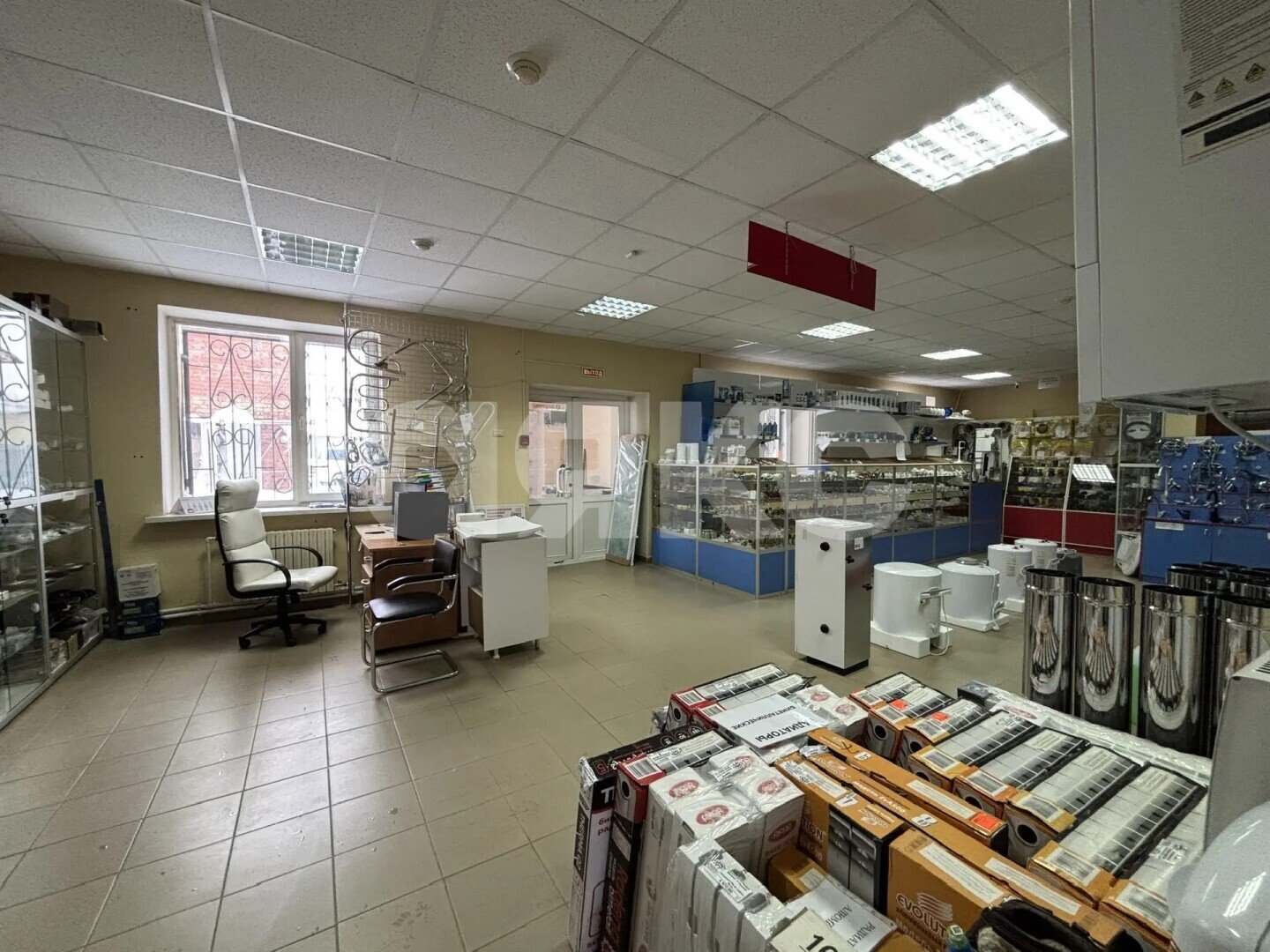 Фото №4: Коммерция <span class="whitespace-nowrap">180 м²</span>, <span class="whitespace-nowrap">1/1 эт.</span> - Ясногорск, ул. Котовского, 1