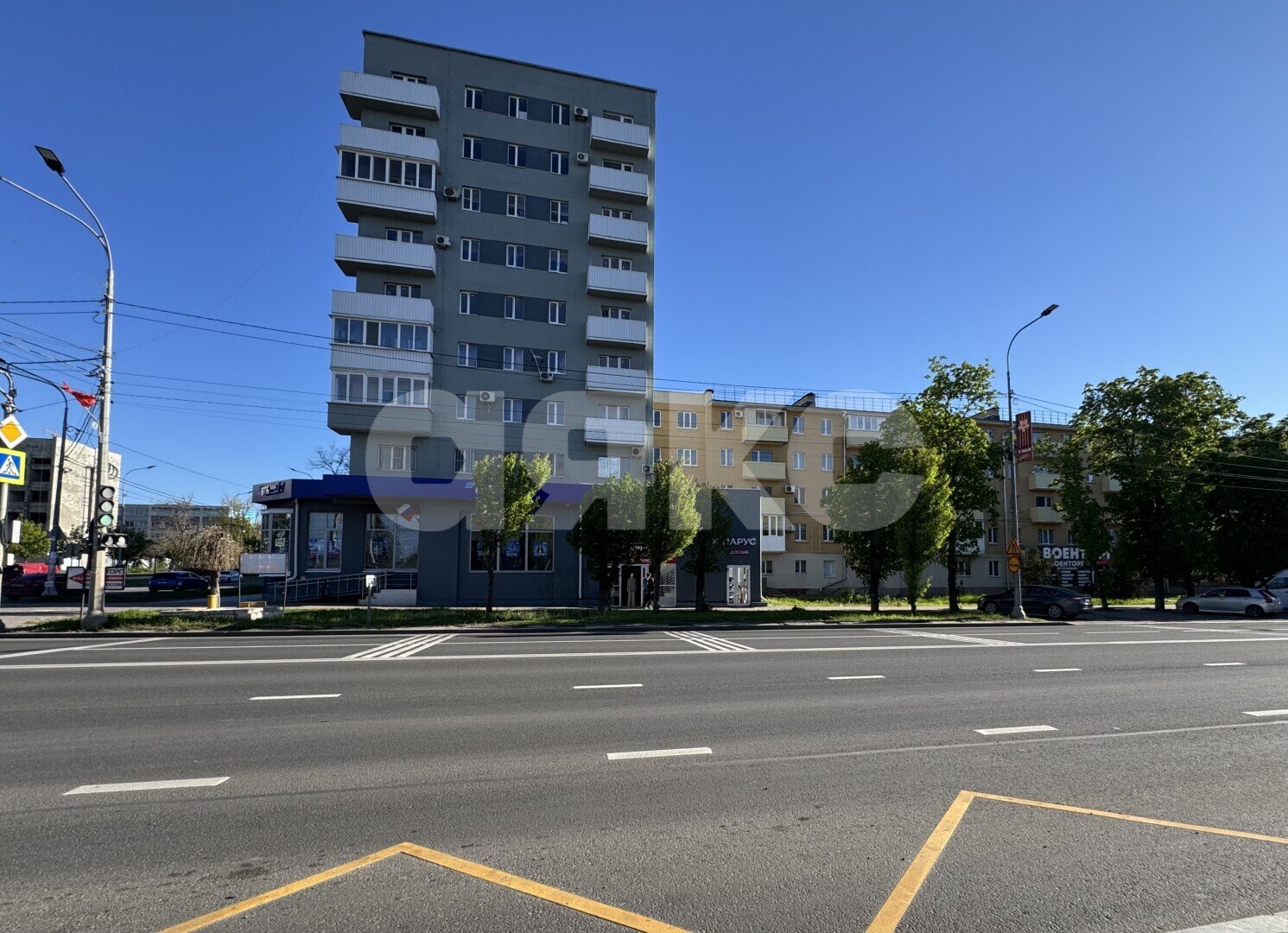 Фото №1: 3-комнатная квартира <span class="whitespace-nowrap">55 м²</span>, <span class="whitespace-nowrap">4/5 эт.</span> - Мариуполь, р. Жовтневый, ул. Административная площадь