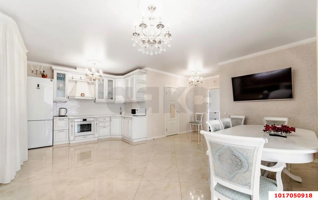 Фото №2: 3-комнатная квартира 85 м² - Краснодар, Центральный внутригородской округ, мкр. Центральный, ул. Красная, 176