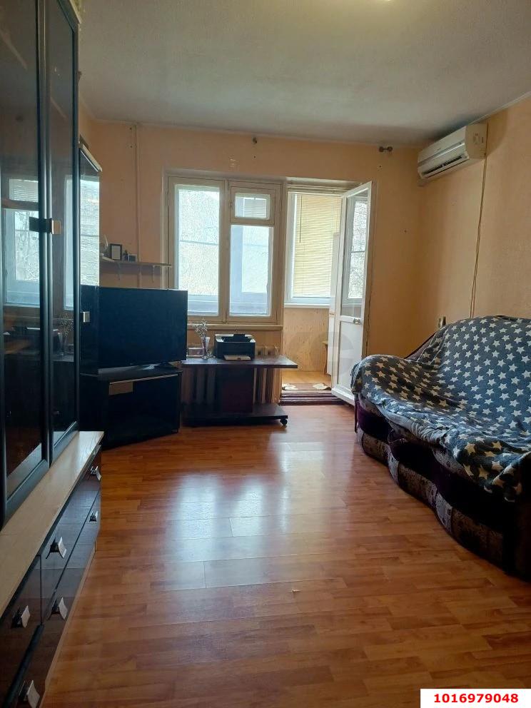 Фото №1: 3-комнатная квартира 59 м² - Краснодар, Западный внутригородской округ, Горгаз, мкр. Центральный, ул. Индустриальная, 54