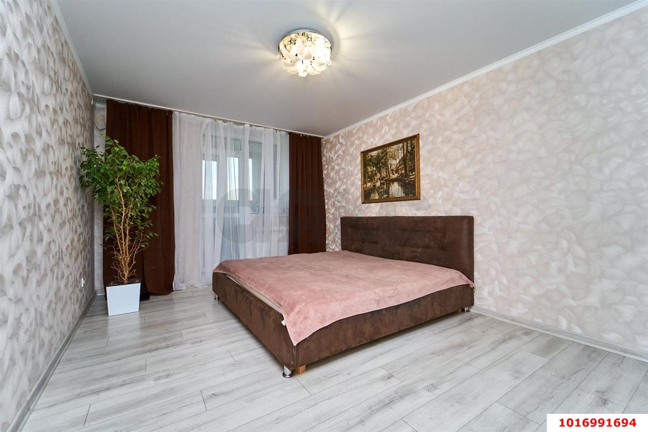 Фото №6: 2-комнатная квартира 65 м² - Краснодар, Прикубанский внутригородской округ, мкр. Военный городок № 109, ул. Кореновская, 63