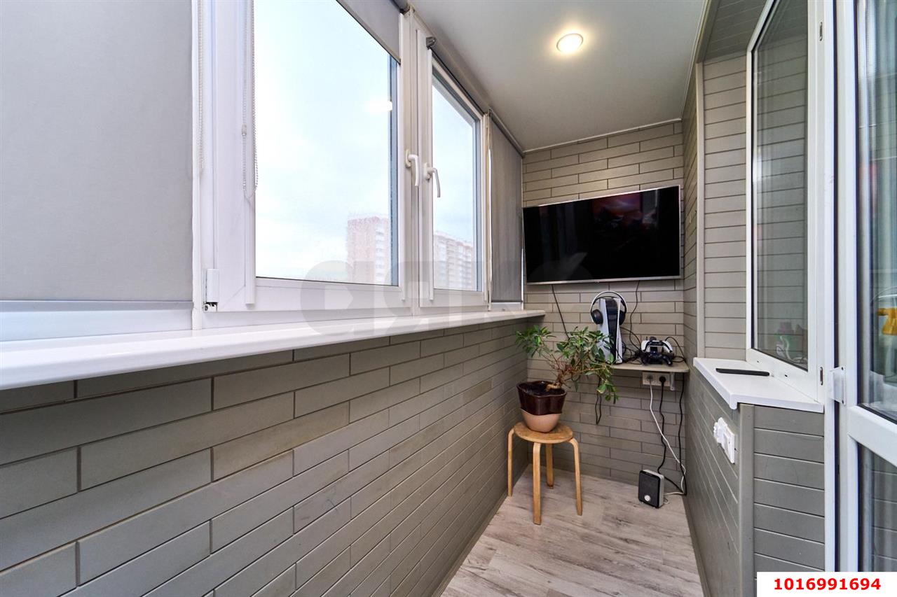 Фото №9: 2-комнатная квартира 65 м² - Краснодар, Прикубанский внутригородской округ, мкр. Военный городок № 109, ул. Кореновская, 63