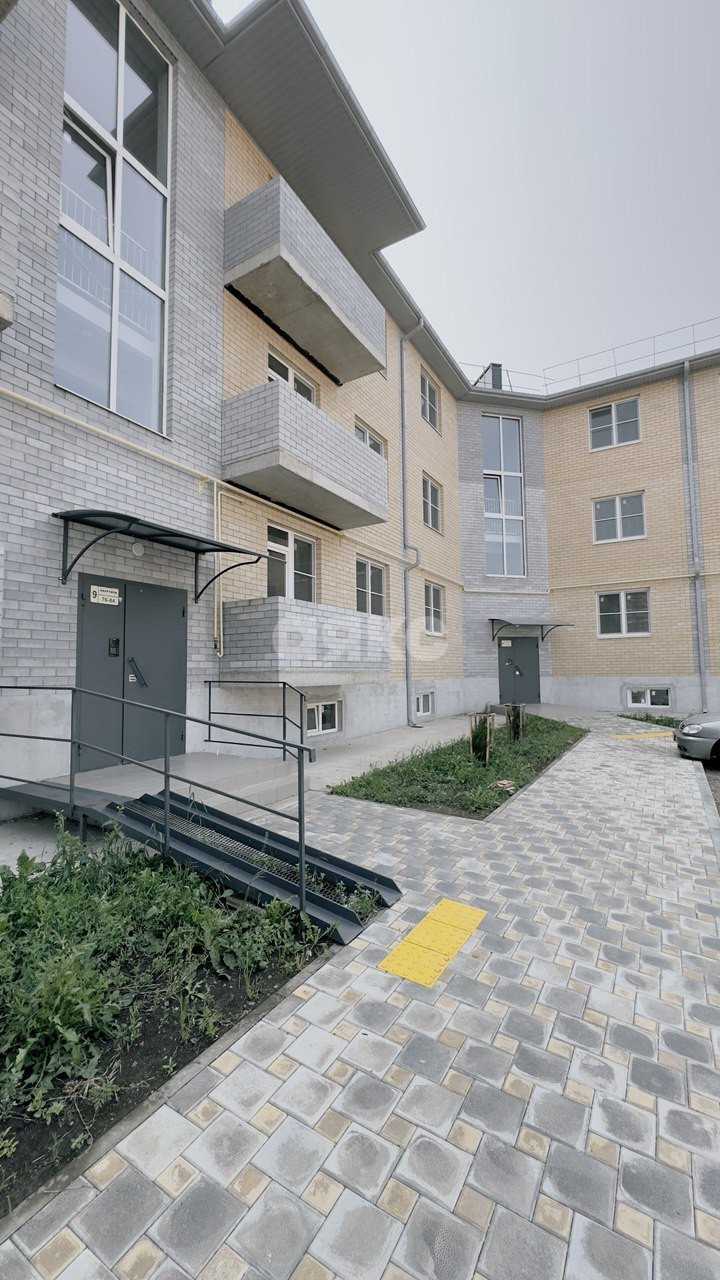 Фото №1: 2-комнатная квартира 54 м² - Кореновск, мкр. 10-й, ул. Таманская, 3к2