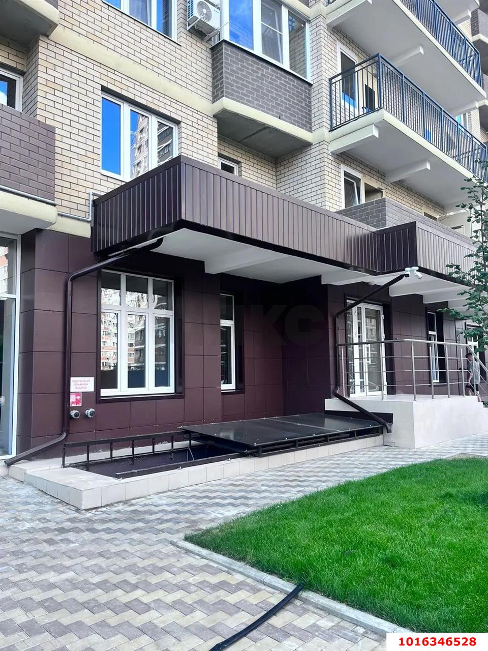 Фото №2: Торговое помещение 32 м² - Краснодар, Прикубанский внутригородской округ, имени Петра Метальникова, Завод Радиоизмерительных Приборов, мкр. жилой комплекс Лучший, ул. Петра Метальникова, 36