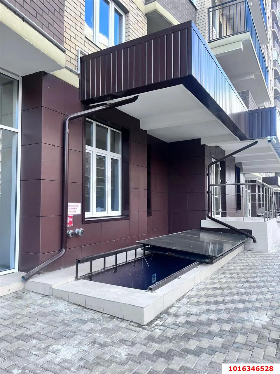 Фото №1: Торговое помещение 32 м² - Краснодар, Прикубанский внутригородской округ, имени Петра Метальникова, Завод Радиоизмерительных Приборов, мкр. жилой комплекс Лучший, ул. Петра Метальникова, 36