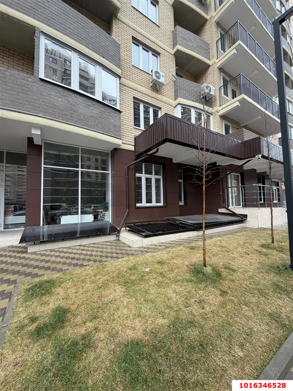 Фото №4: Торговое помещение 32 м² - Краснодар, Прикубанский внутригородской округ, имени Петра Метальникова, Завод Радиоизмерительных Приборов, мкр. жилой комплекс Лучший, ул. Петра Метальникова, 36