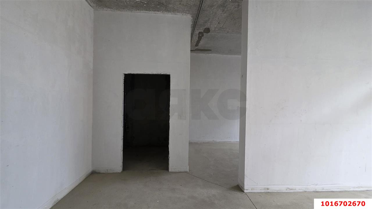 Фото №3: Торговое помещение 36 м² - Краснодар, Прикубанский внутригородской округ, мкр. жилой комплекс Дыхание, ул. Лётчика Позднякова, 2к28