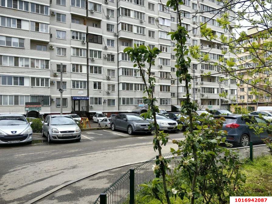 Фото №1: 1-комнатная квартира 38 м² - Краснодар, Карасунский внутригородской округ, Центральный внутригородской округ, мкр. Черёмушки, ул. Селезнёва, 4А