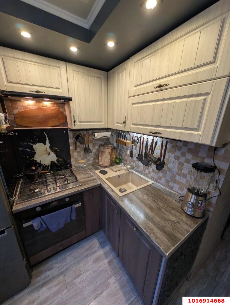 Фото №1: 4-комнатная квартира 60 м² - Краснодар, Прикубанский внутригородской округ, мкр. Фестивальный, ул. Гагарина, 79