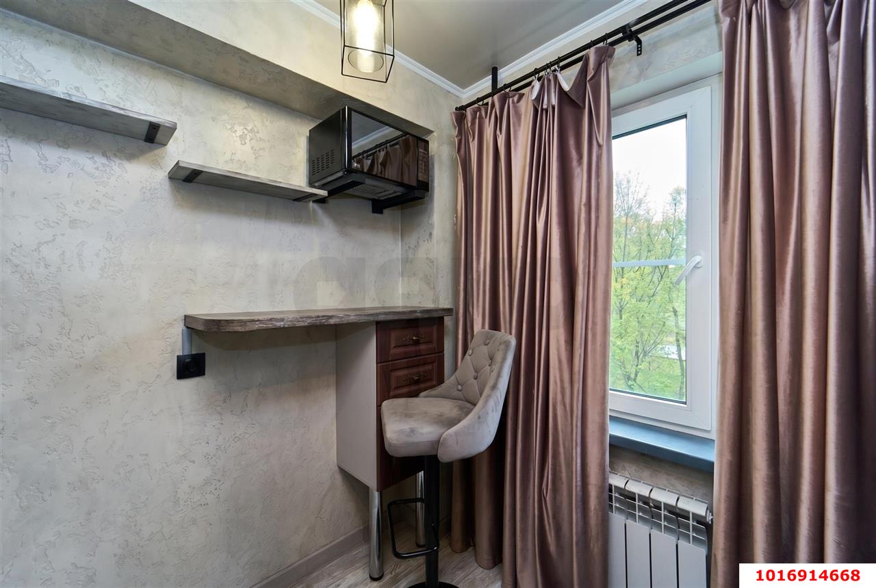 Фото №3: 4-комнатная квартира <span class="whitespace-nowrap">60 м²</span>, <span class="whitespace-nowrap">3/5 эт.</span> - Краснодар, Прикубанский внутригородской округ, мкр. Фестивальный, ул. Гагарина, 79