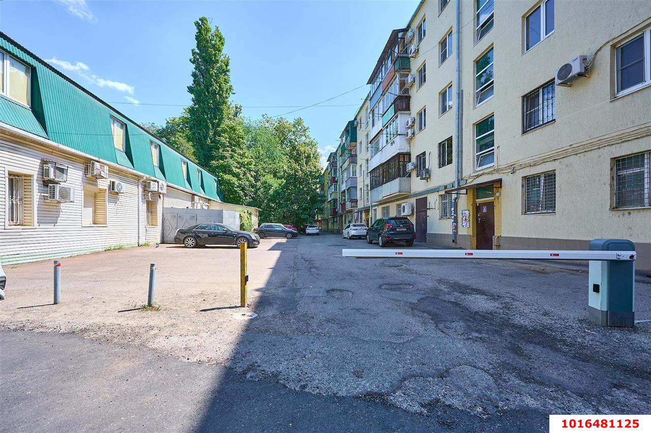 Фото №13: 4-комнатная квартира 59 м² - Краснодар, Центральный внутригородской округ, мкр. Центральный, ул. Хакурате, 7