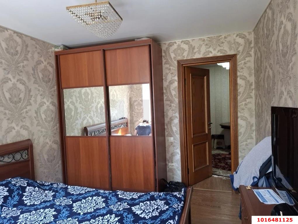 Фото №6: 4-комнатная квартира 59 м² - Краснодар, Центральный внутригородской округ, мкр. Центральный, ул. Хакурате, 7