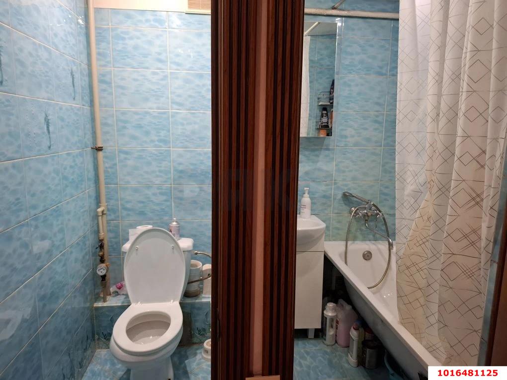 Фото №10: 4-комнатная квартира 59 м² - Краснодар, Центральный внутригородской округ, мкр. Центральный, ул. Хакурате, 7