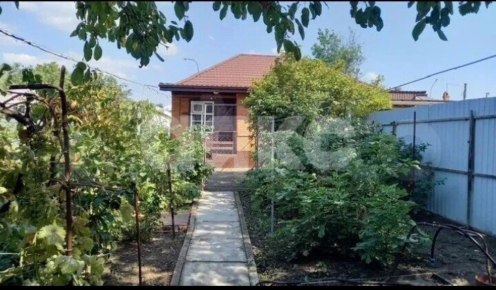 Фото №1: Дом 63 м² + 3.5 сот. - Майкоп, мкр. Центр, ул. Госпитальная, 175