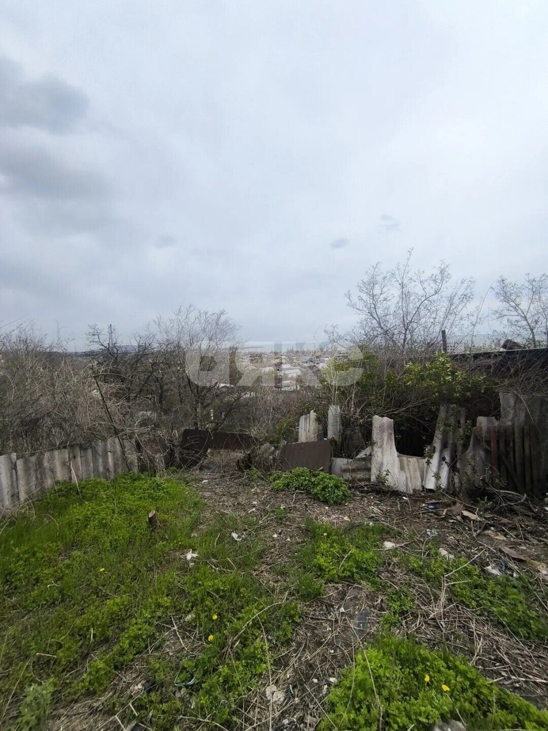 Фото №2: Дом 39 м² + 2.5 сот. - Мариуполь, р. Жовтневый, ул. Административная площадь