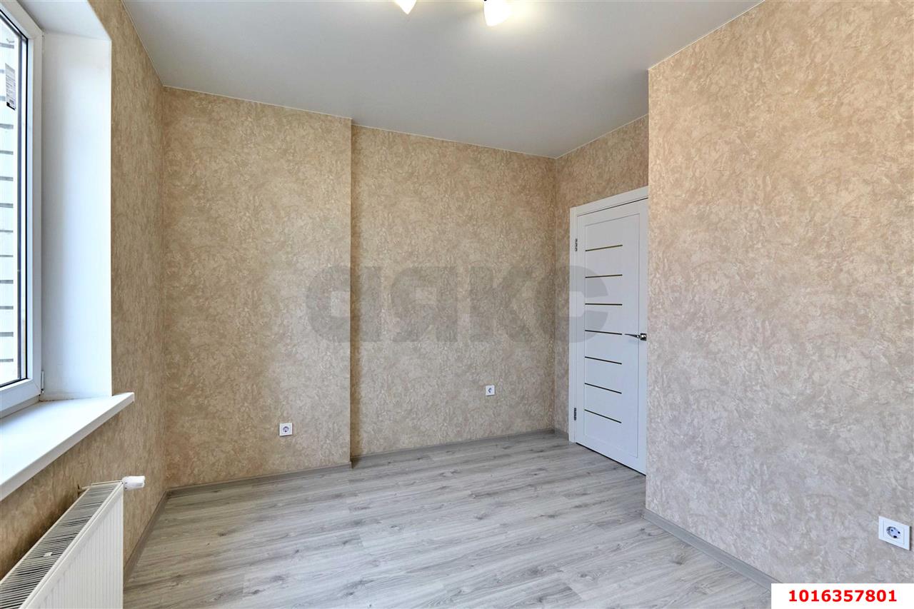 Фото №2: 2-комнатная квартира <span class="whitespace-nowrap">40 м²</span>, <span class="whitespace-nowrap">11/19 эт.</span> - Краснодар, Прикубанский внутригородской округ, Славянский, мкр. Светлоград, ул. Красных Партизан, 1/4к16
