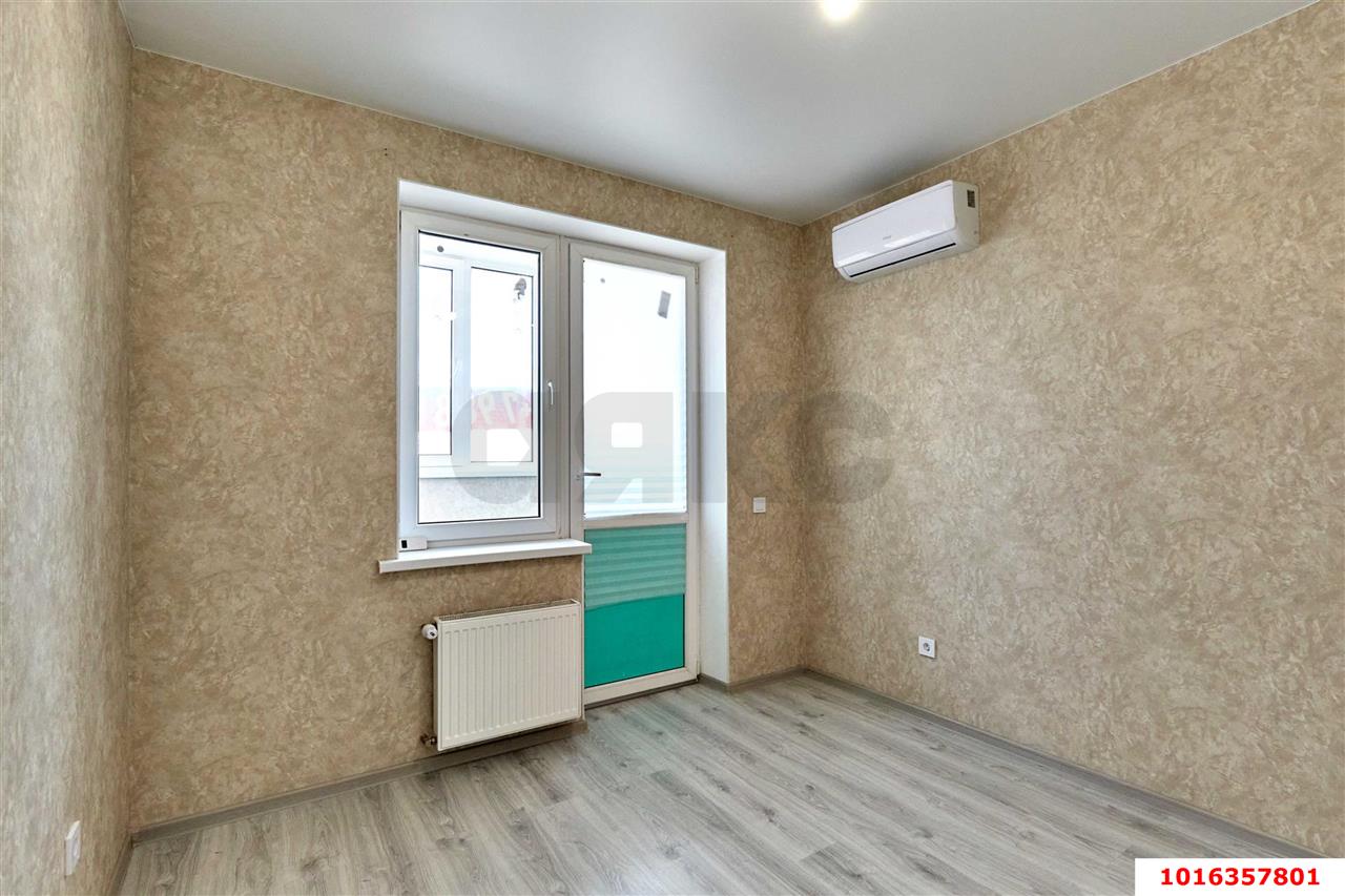 Фото №1: 2-комнатная квартира <span class="whitespace-nowrap">40 м²</span>, <span class="whitespace-nowrap">11/19 эт.</span> - Краснодар, Прикубанский внутригородской округ, Славянский, мкр. Светлоград, ул. Красных Партизан, 1/4к16