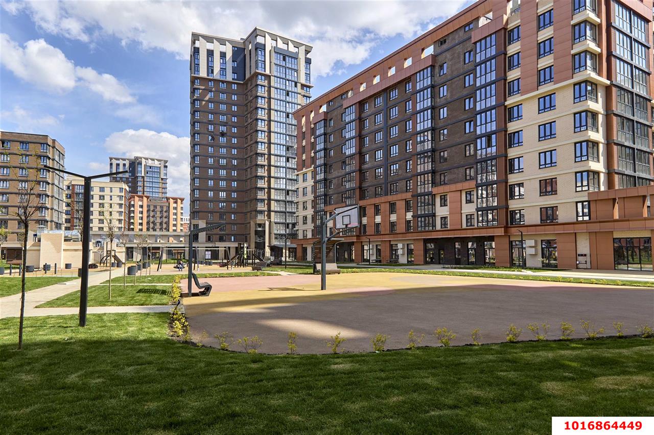 Фото №1: 2-комнатная квартира 72 м² - Краснодар, Прикубанский внутригородской округ, мкр. Парк Победы, ул. имени Героя Ростовского, 16к5