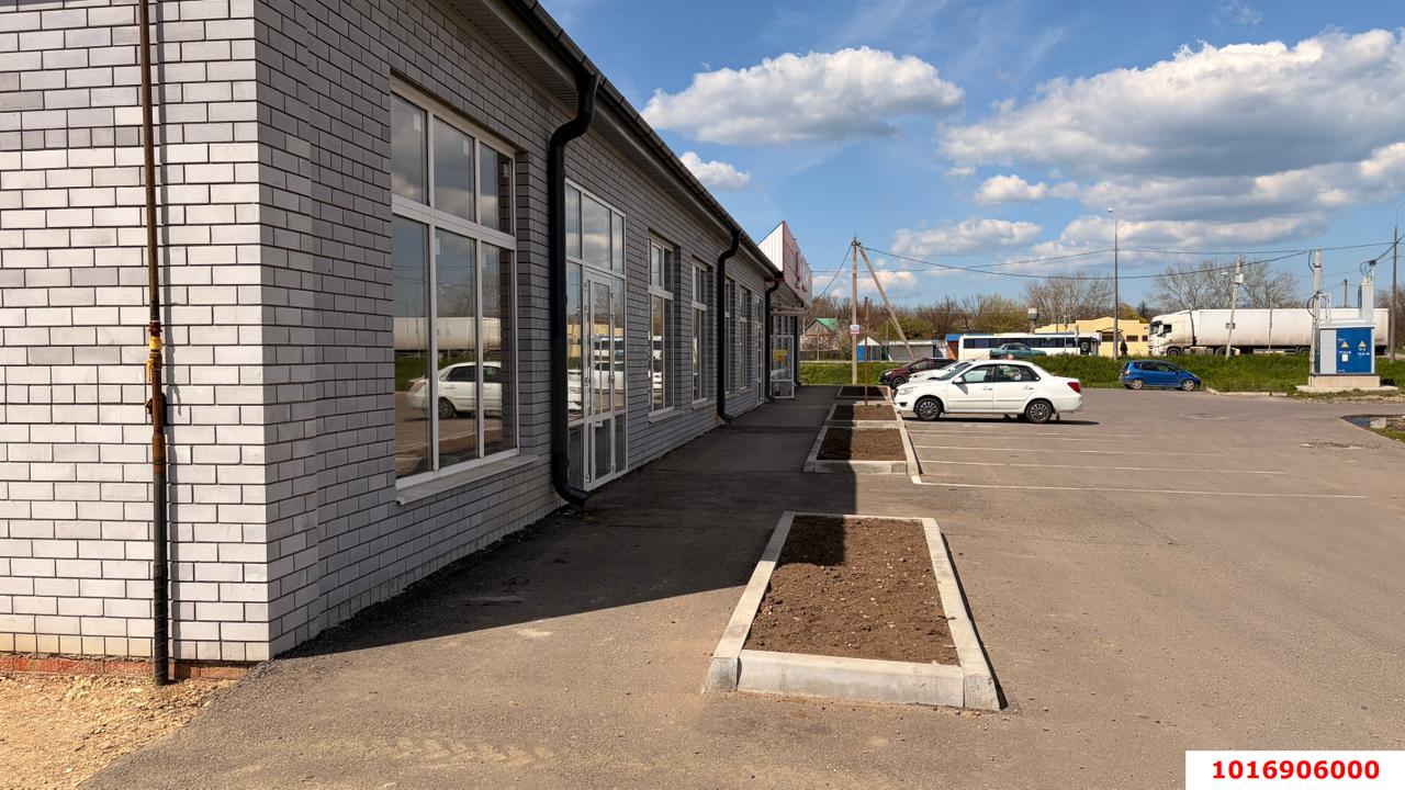 Фото №10: Торговое помещение 1141 м² - Новоминская