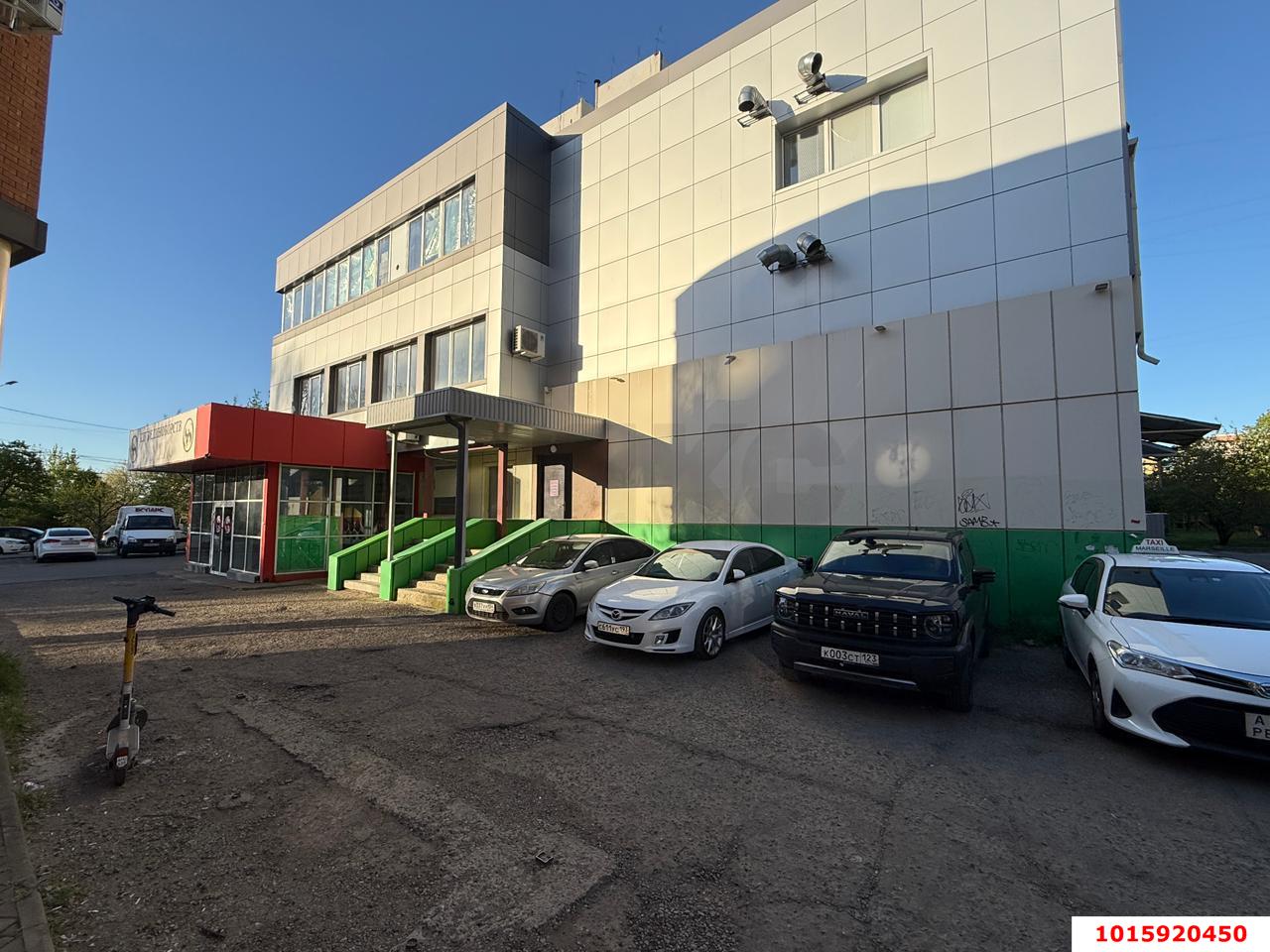 Фото №7: Торговое помещение 660 м² - Краснодар, Западный внутригородской округ, мкр. Юбилейный, ул. 70-летия Октября, 20/3