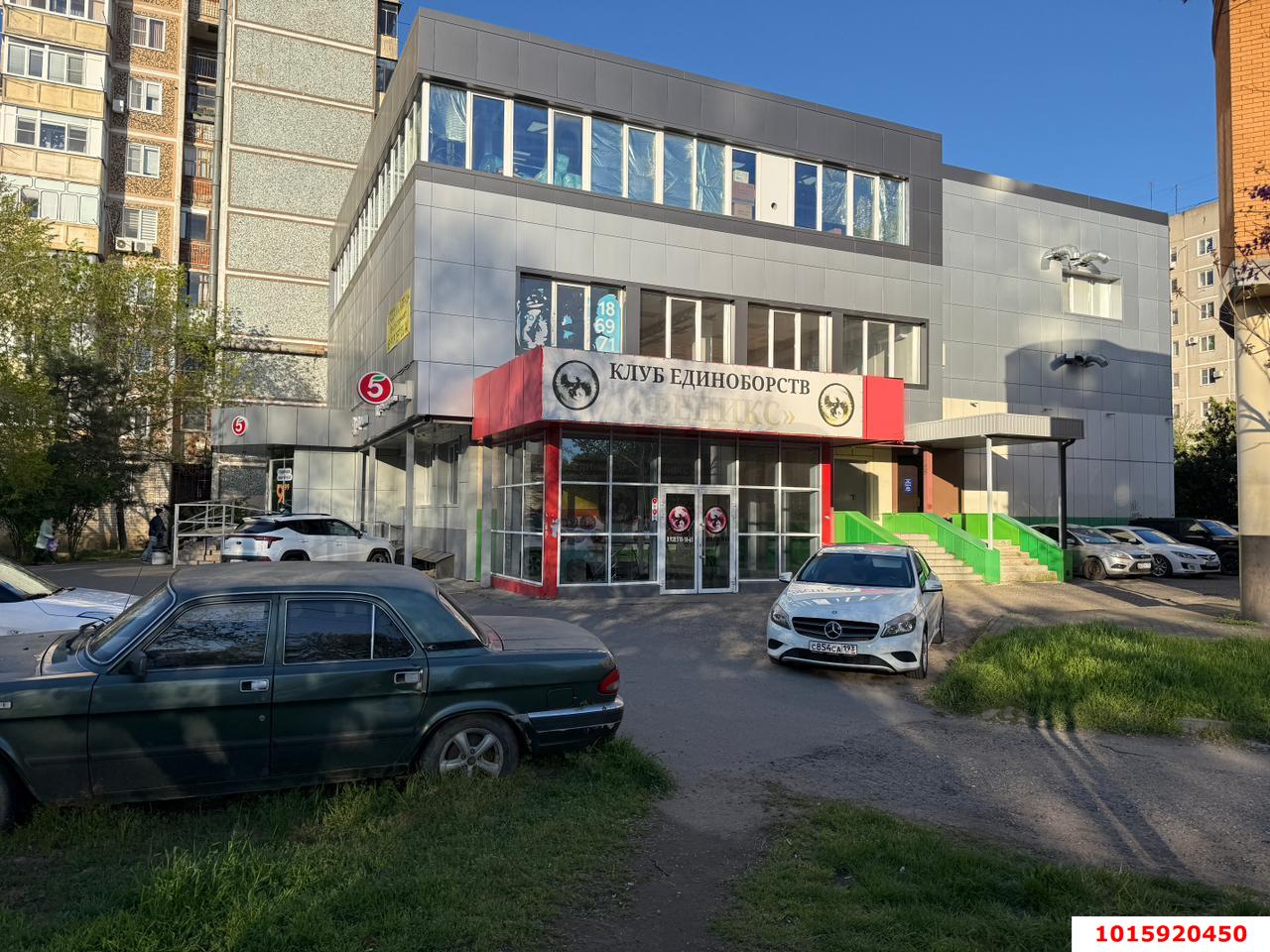 Фото №3: Торговое помещение 660 м² - Краснодар, Западный внутригородской округ, мкр. Юбилейный, ул. 70-летия Октября, 20/3