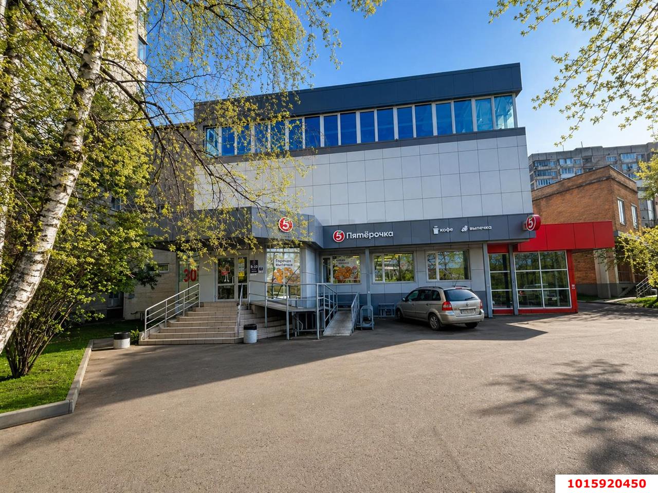 Фото №1: Торговое помещение 660 м² - Краснодар, Западный внутригородской округ, мкр. Юбилейный, ул. 70-летия Октября, 20/3