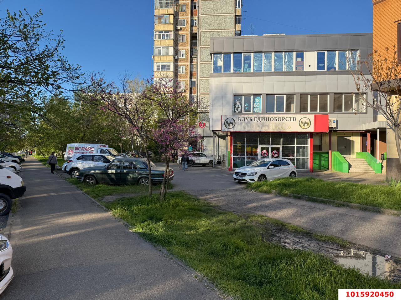 Фото №4: Торговое помещение 660 м² - Краснодар, Западный внутригородской округ, мкр. Юбилейный, ул. 70-летия Октября, 20/3