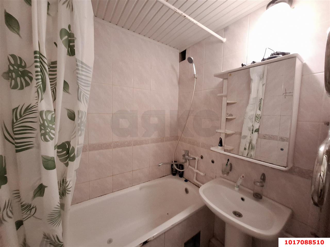 Фото №10: 3-комнатная квартира <span class="whitespace-nowrap">80 м²</span>, <span class="whitespace-nowrap">2/10 эт.</span> - Краснодар, Западный внутригородской округ, мкр. Юбилейный, пр-кт Чекистов, 28