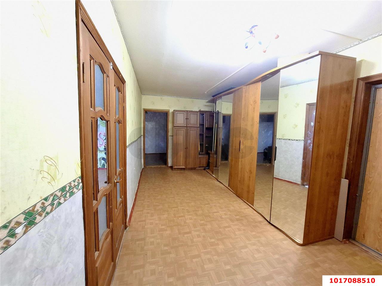 Фото №2: 3-комнатная квартира <span class="whitespace-nowrap">80 м²</span>, <span class="whitespace-nowrap">2/10 эт.</span> - Краснодар, Западный внутригородской округ, мкр. Юбилейный, пр-кт Чекистов, 28