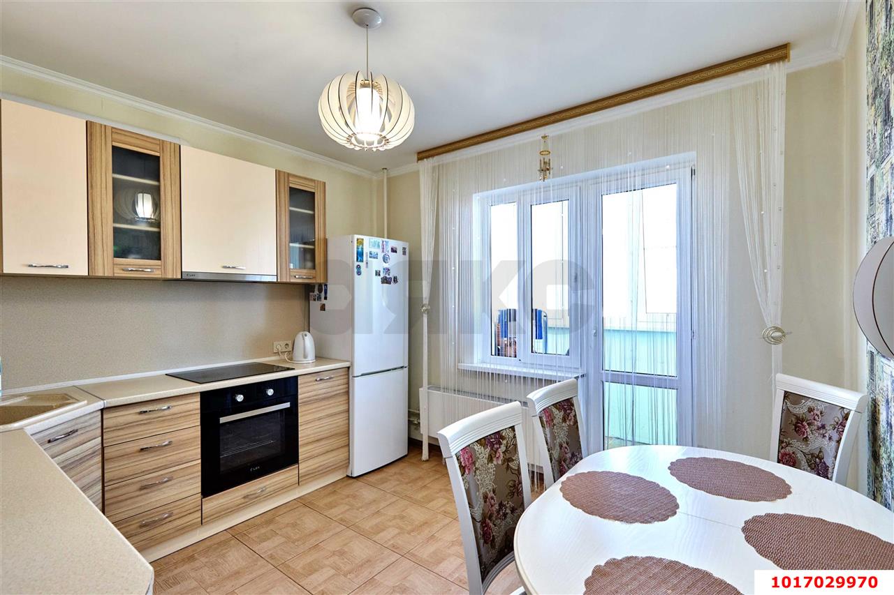 Фото №1: 1-комнатная квартира 38 м² - Краснодар, Карасунский внутригородской округ, мкр. Комсомольский, ул. 30-й Иркутской Дивизии, 3