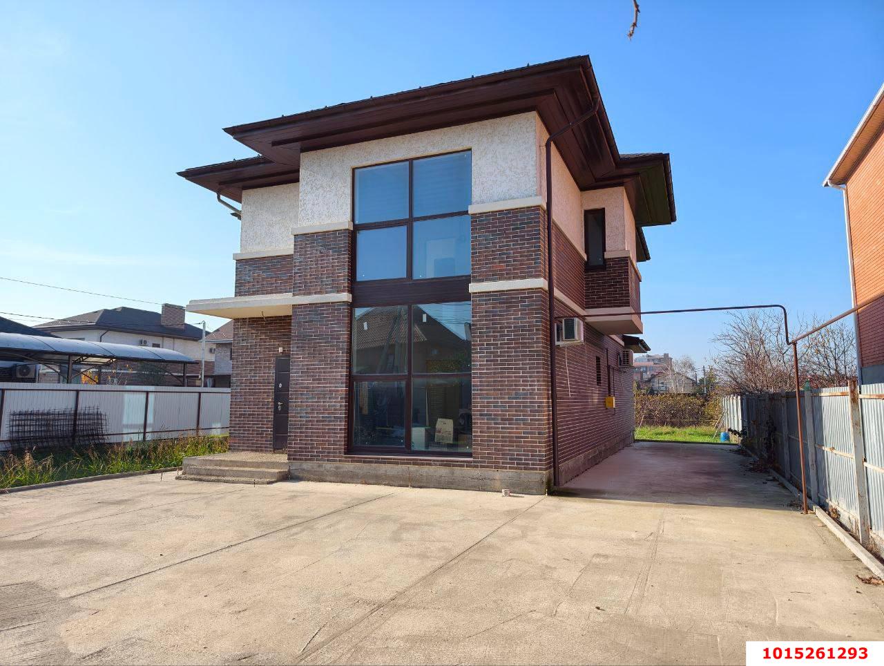 Фото №1: Дом 182 м² + 10 сот. - Краснодар, Прикубанский внутригородской округ, Калинино, мкр. Завод Радиоизмерительных Приборов, ул. Екатериновская