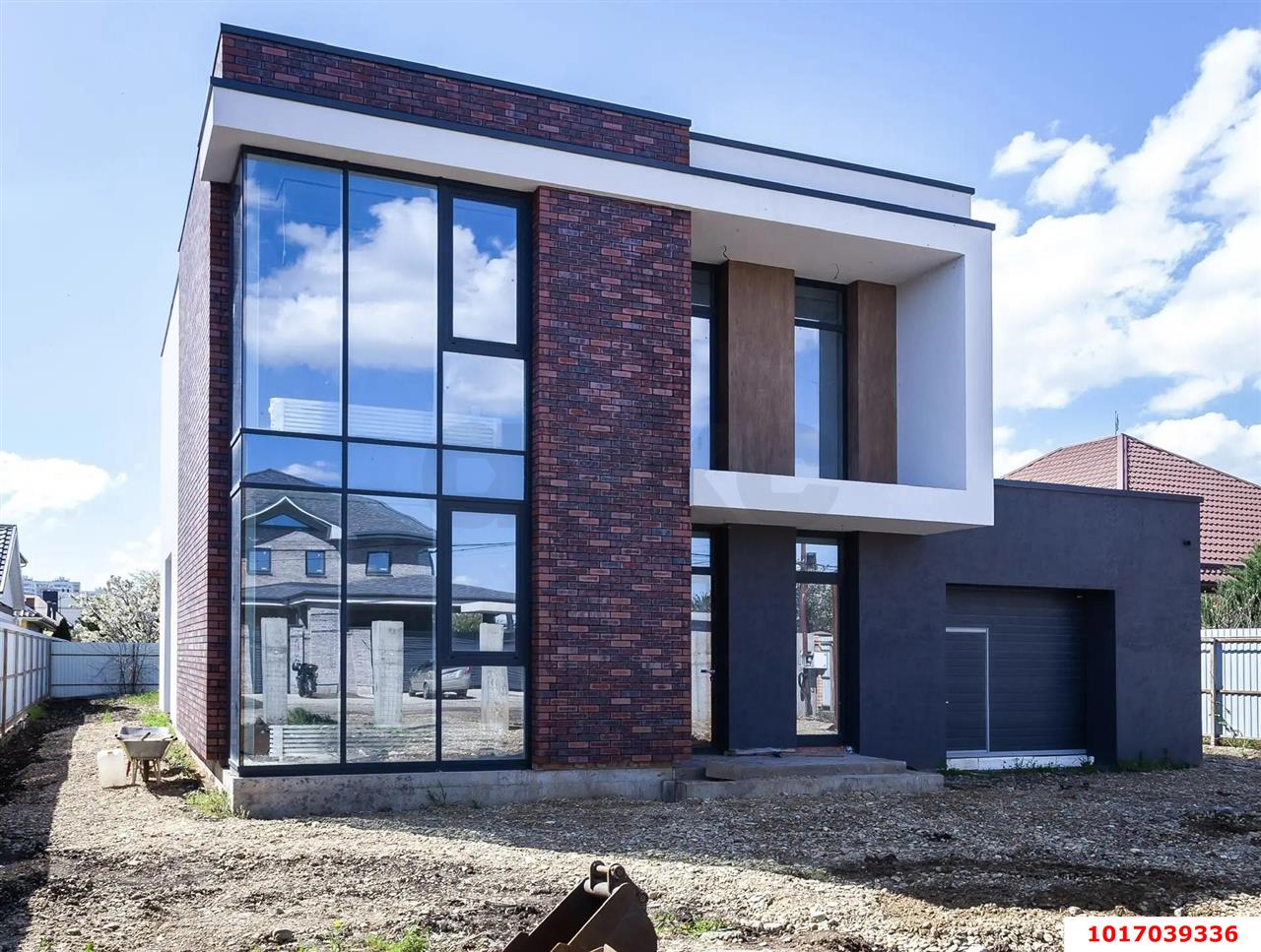 Фото №1: Дом 251 м² + 8 сот. - Краснодар, Прикубанский внутригородской округ, мкр. Плодородный-2, ул. Тарасовская