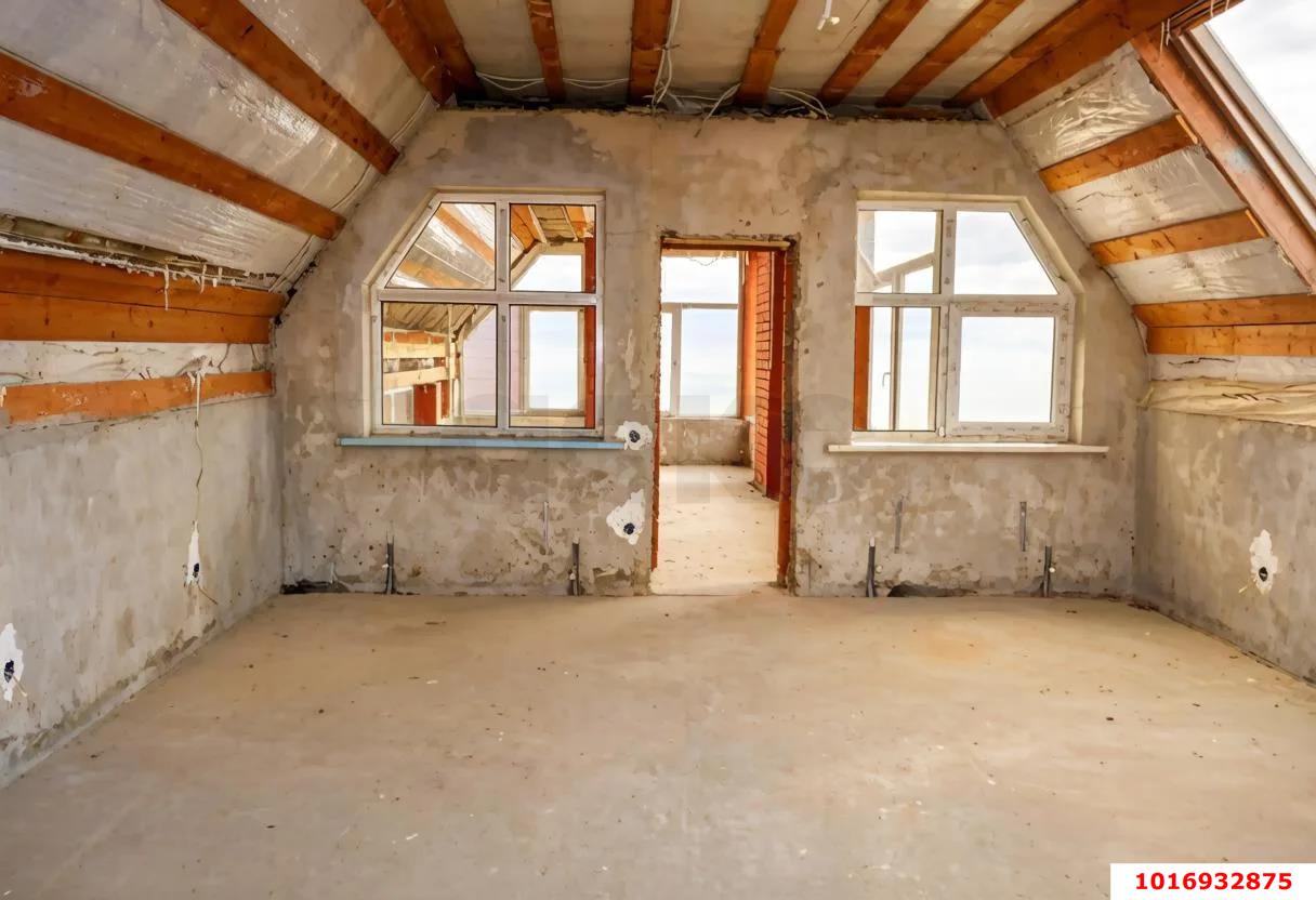 Фото №16: Дом 958 м² + 7.22 сот. - Краснодар, Центральный внутригородской округ, мкр. Дубинка, ул. имени Пугачёва, 53