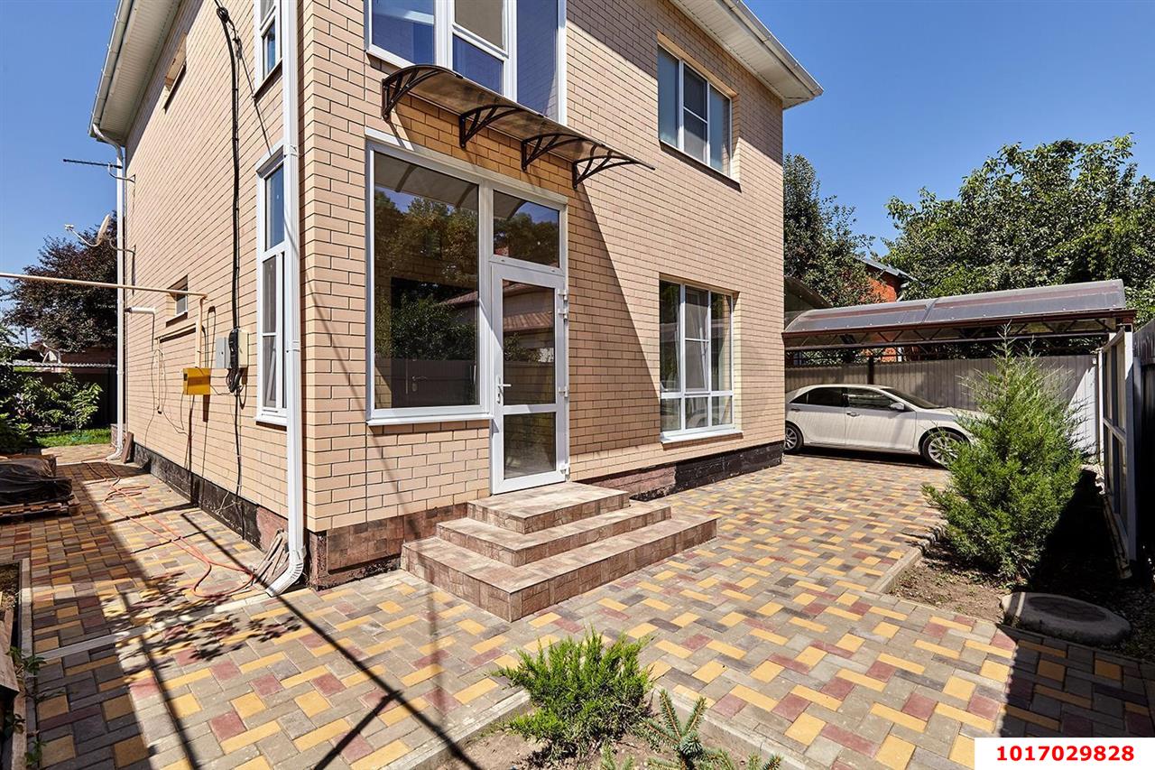 Фото №1: Дом 136 м² + 4.29 сот. - Строитель, мкр. Прикубанский внутригородской округ, ул. Сиреневая, 142