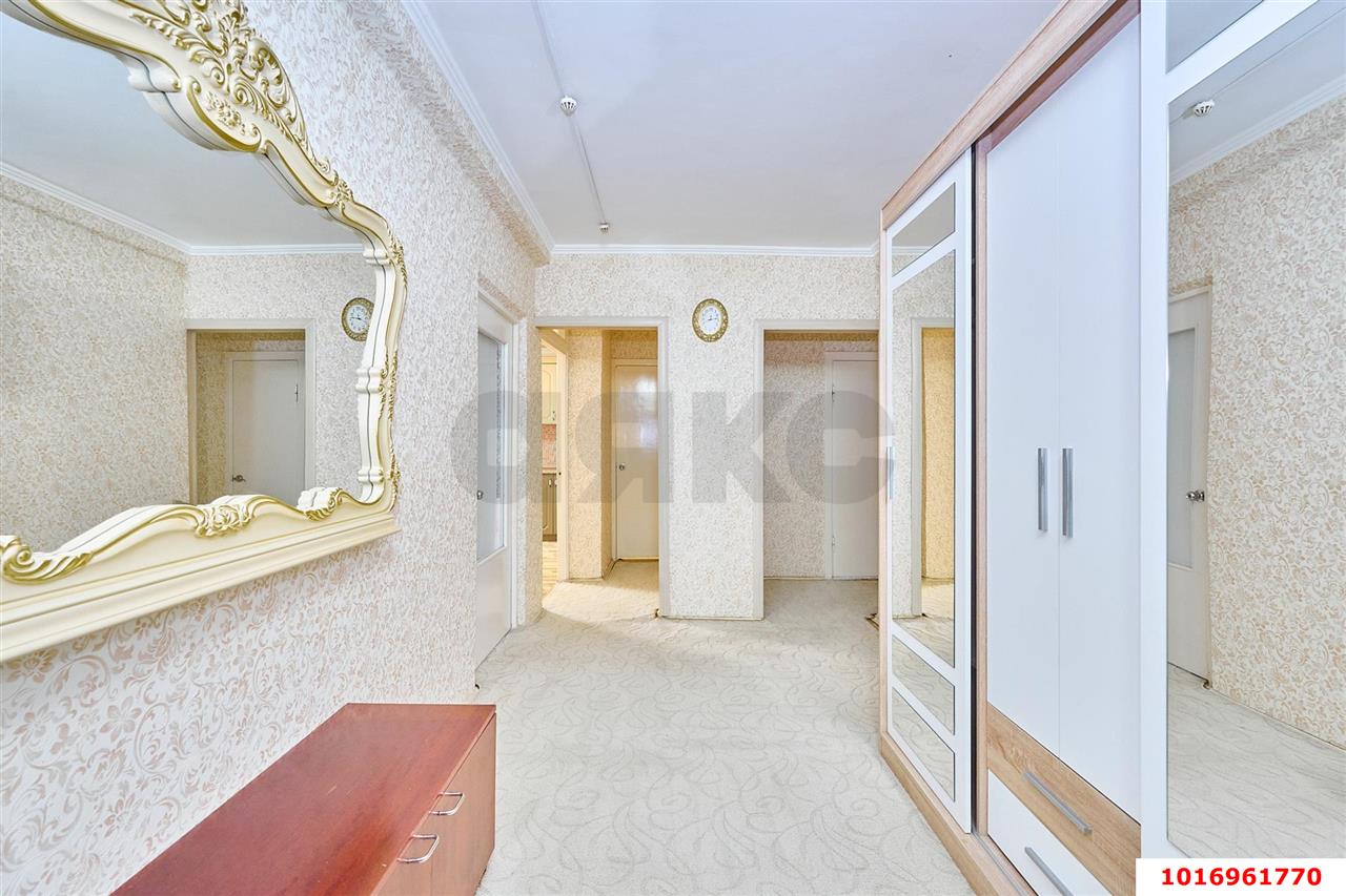 Фото №11: 2-комнатная квартира 73 м² - Краснодар, Западный внутригородской округ, мкр. Юбилейный, пр-кт Чекистов, 24/1