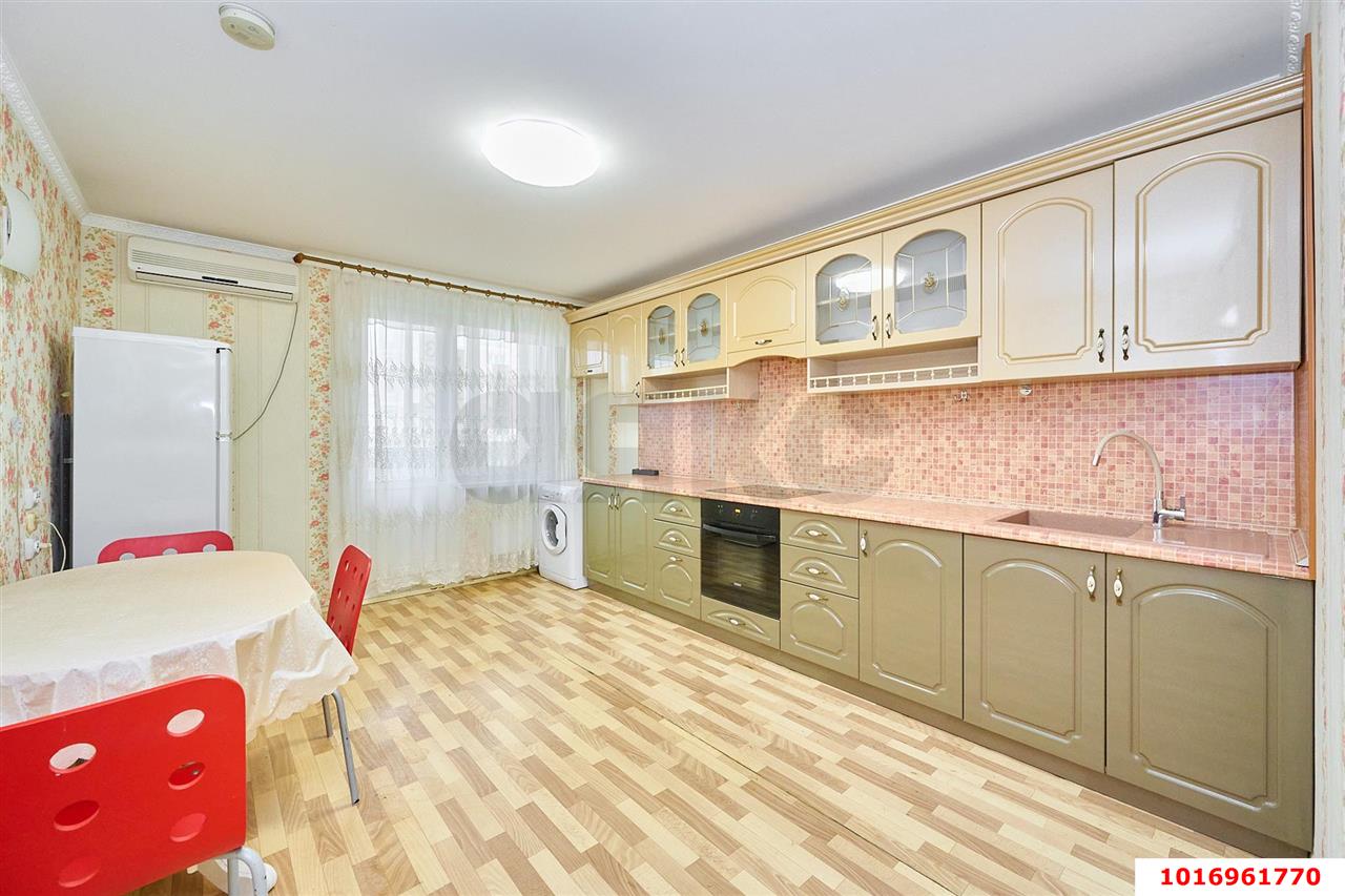 Фото №3: 2-комнатная квартира 73 м² - Краснодар, Западный внутригородской округ, мкр. Юбилейный, пр-кт Чекистов, 24/1