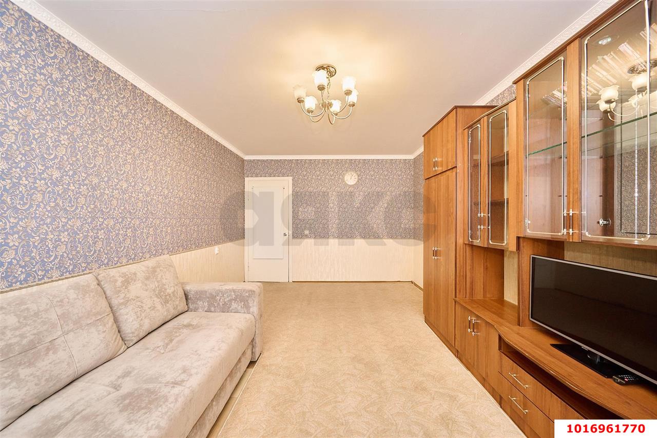 Фото №2: 2-комнатная квартира 73 м² - Краснодар, Западный внутригородской округ, мкр. Юбилейный, пр-кт Чекистов, 24/1